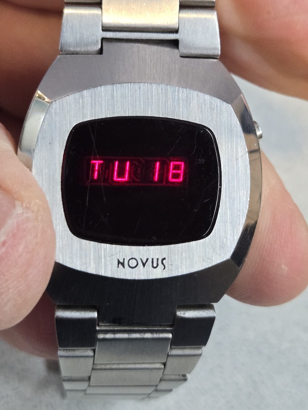 Vintage Novus LED Digital Watch - Picture 3 of 7